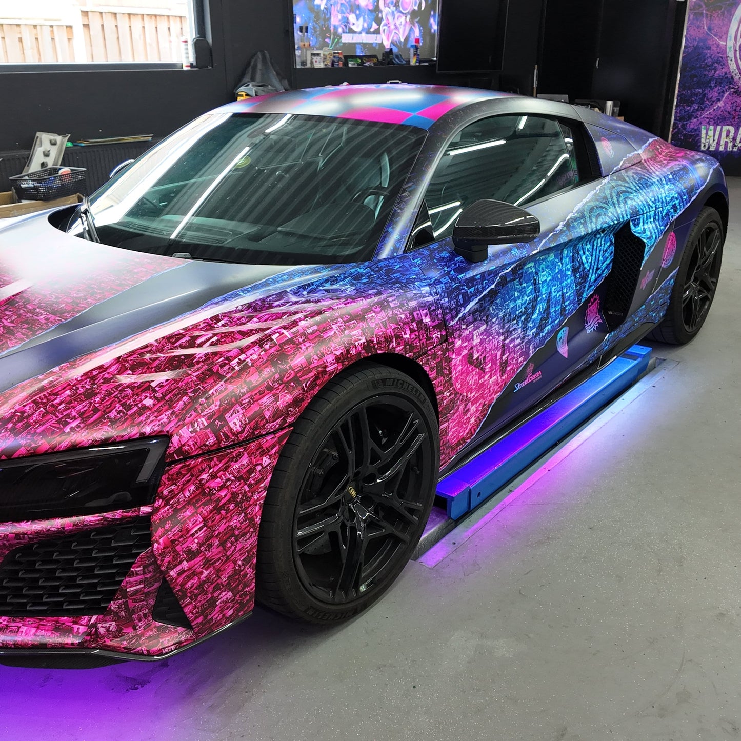 Audi R8 underglow