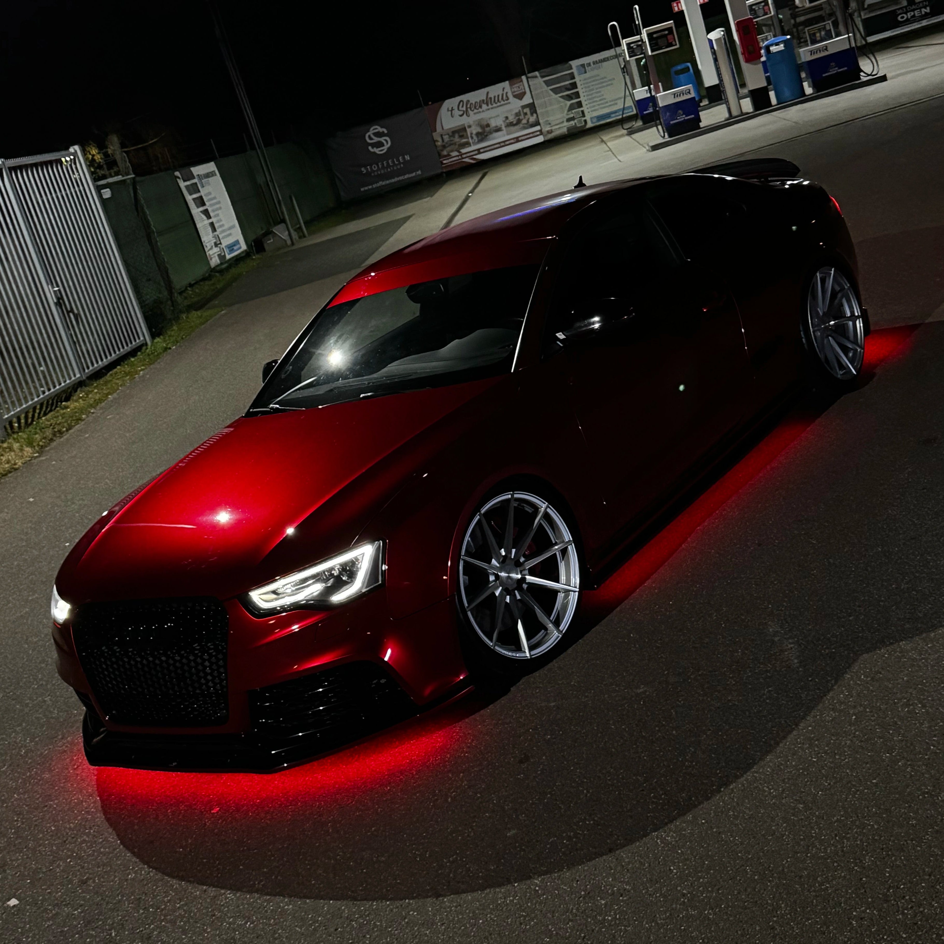 Red underglow Audi